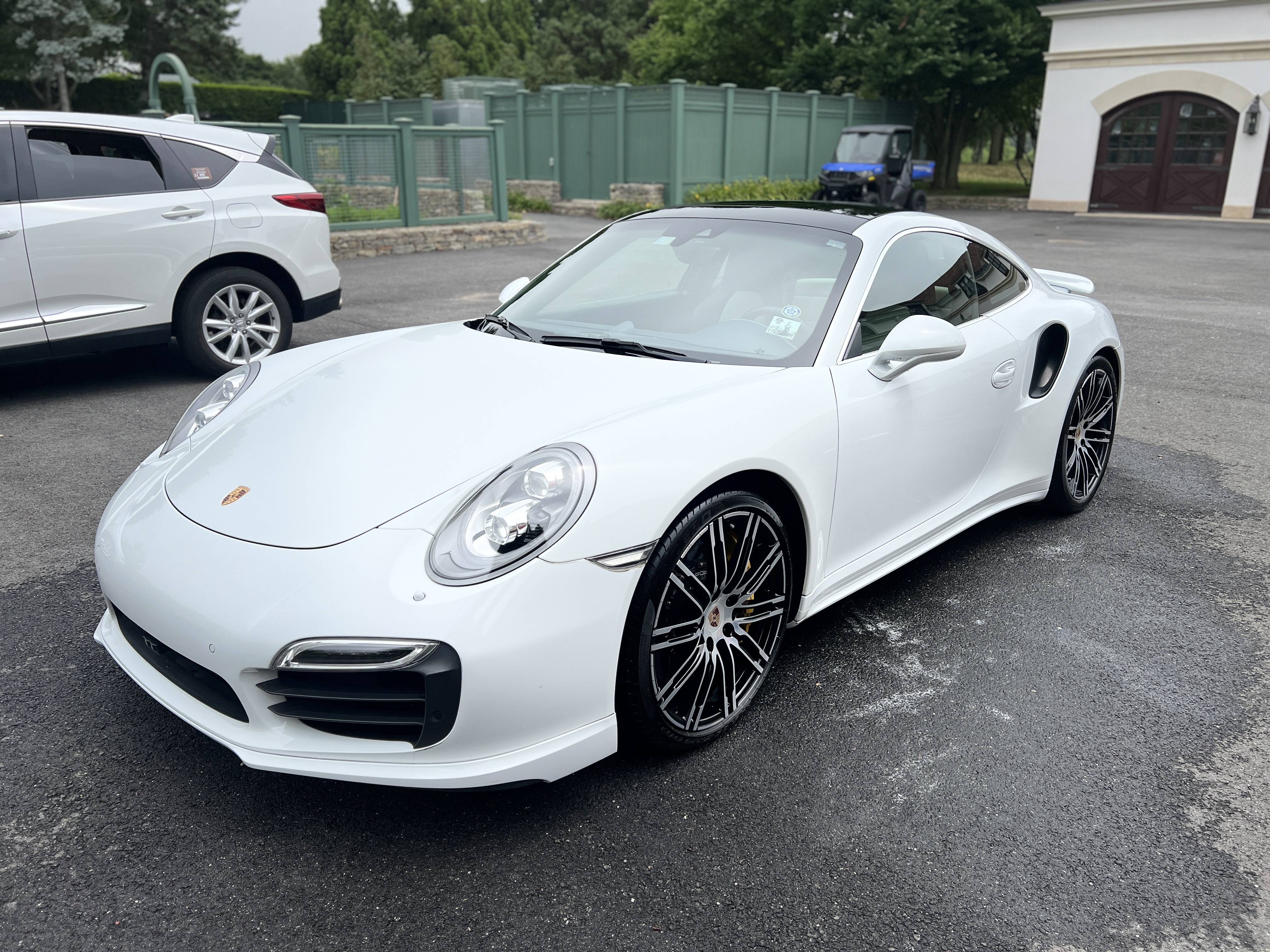 White Porsche 911 Turbo S after detail